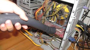 Як почистити комп'ютер від пилу
