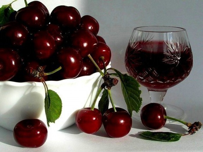 Домашнє вино з вишні простий рецепт   Енциклопедія домашніх заготовок