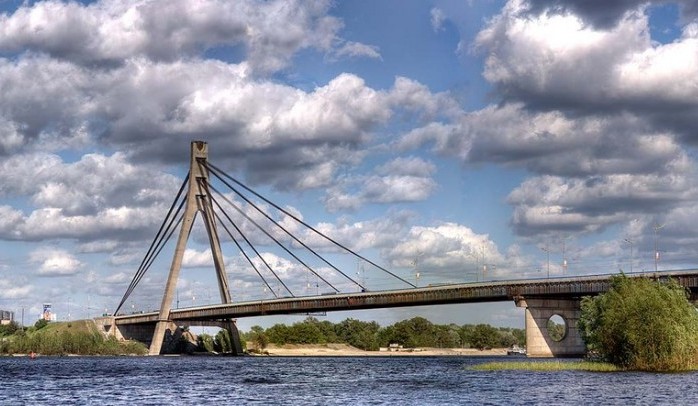 Будівництво Московського мосту в Києві