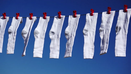 Як відіпрати білі шкарпетки в домашніх умовах