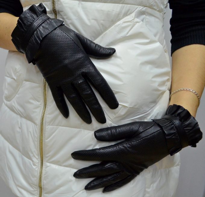 Як почистити шкіряні рукавички: способи, засоби, поради