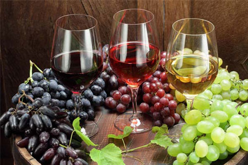 Користь вина: як впливає на тиск, розширює або звужує судини, а також чим корисно червоне домашнє вино