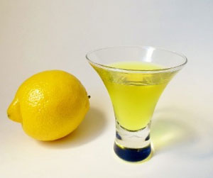 Лимонна горілка в домашніх умовах: рецепти зі спирту, з самогону, відео