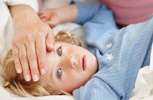 Горілка від температури: як розтирати дитини або дорослого, чи можна, як збити температуру горілкою