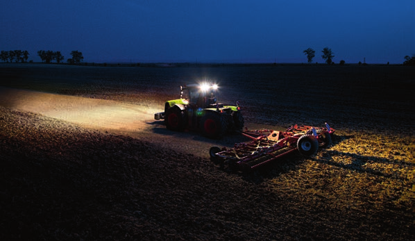 Система освітлення трактора — різновиди фар, асортимент