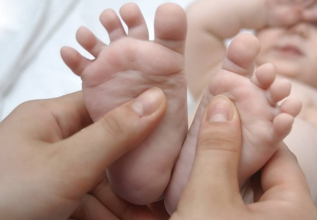Як формуються стопи у малюка