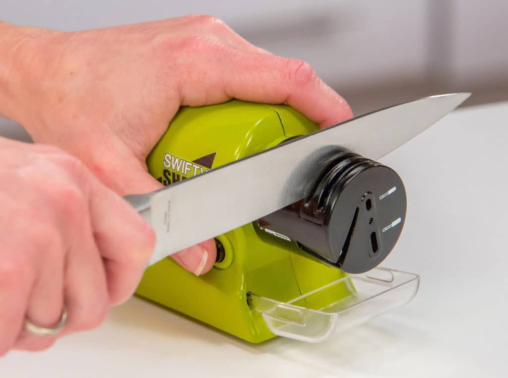 Як правильно заточити ножі точильним бруском