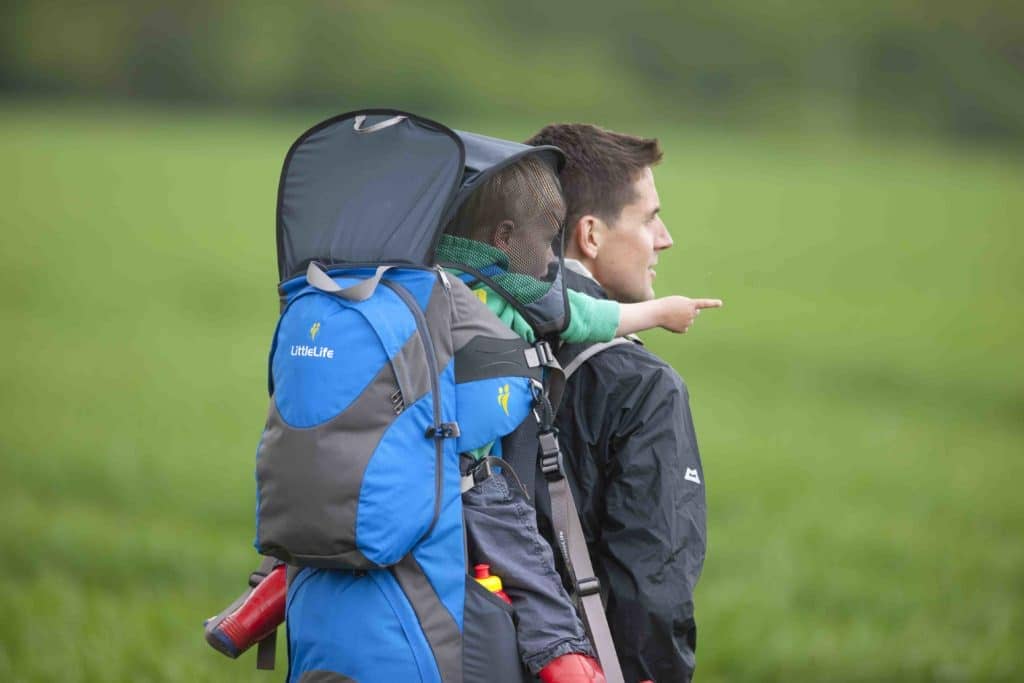 Туристичний рюкзак для перенесення дітей: як вибрати, топ моделей