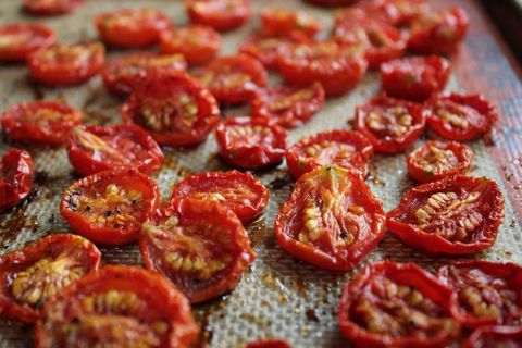 Рецепт приготування вялених помідорів на зиму в сушарці для овочів