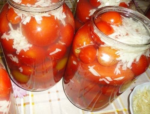 Як швидко законсервувати гострі помідори на зиму