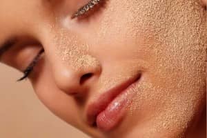 Що робити, якщо лущиться шкіра на обличчі в домашніх умовах?