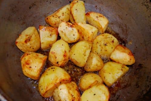 Тушкована картопля з мясом у казані на багатті: як гасити, рецепти