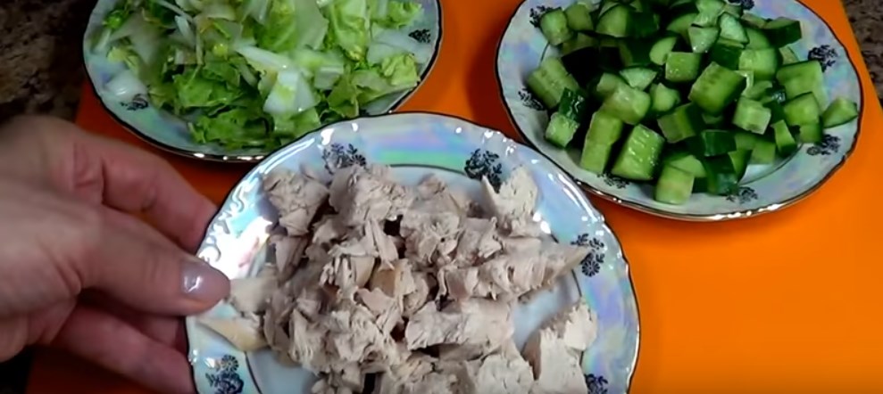Салат з курячою грудкою: виберіть свій простий і смачний рецепт