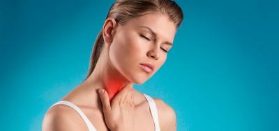 Болить горло після видалення зуба мудрості: чому біль при ковтанні, і що робити, якщо видалили капюшон з десни у роті