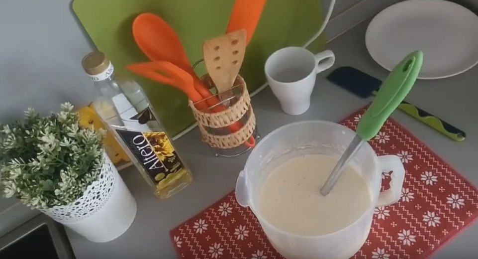 Млинці на воді — 5 рецептів приготування смачних млинців