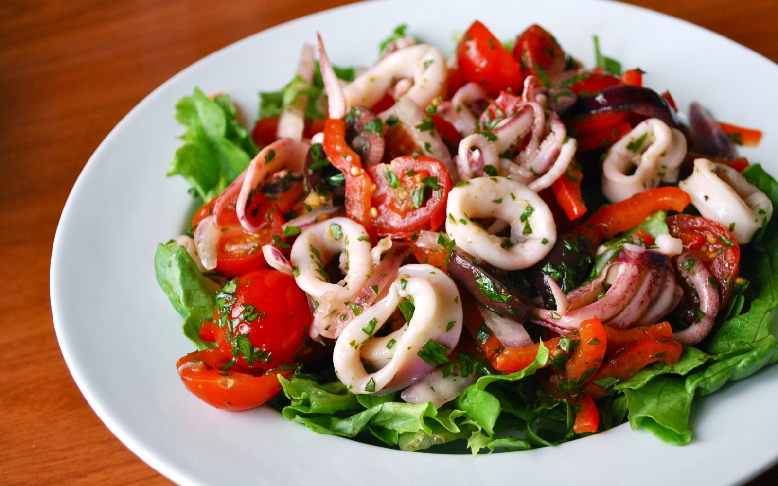 Простий і самий смачний салат з кальмарами