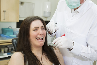Боляче лікувати карієс: чи можна видаляти частину зуба без уколу, анестезія при лікуванні