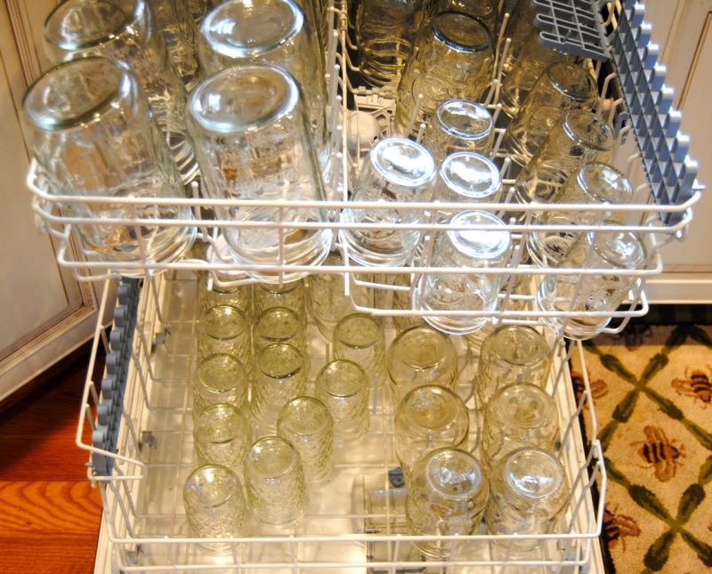 Як стерилізувати банки в духовці і мікрохвильовій печі