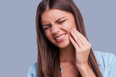 Що допомагає від зубного болю: швидко допоможе проти неї, хороші засоби, як допомогти, якщо болить зуб, екстрена перша допомога