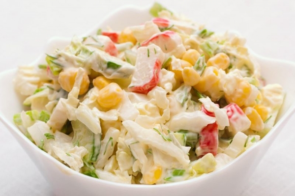 Дієтичний салат з пекінської капусти: варіанти і рецепти приготування