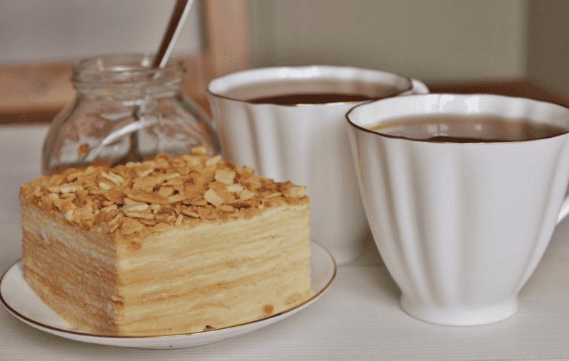 11 рецептів листкового торта