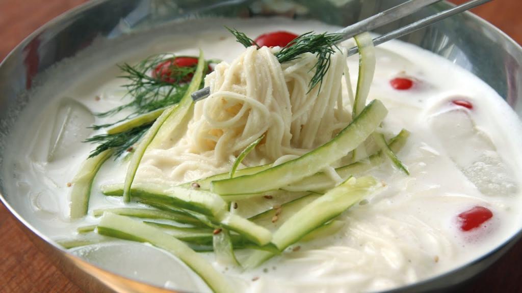 Як зварити молочний суп з локшиною: покроковий рецепт з фото