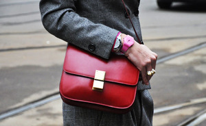Червоні і рожеві години: з чим їх краще носити і поради по поєднанню різнокольорових елементів в одязі