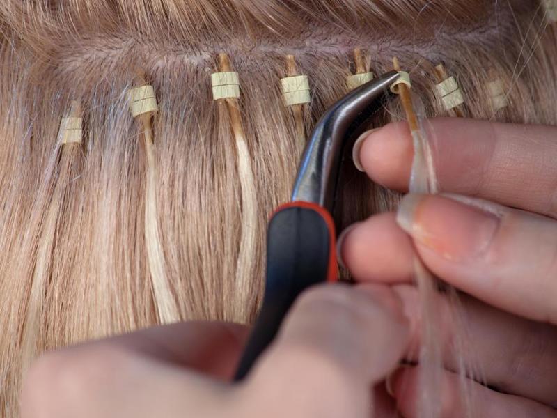 Особливості технології холодного нарощування волосся, найзручніший метод і способи їх виконання