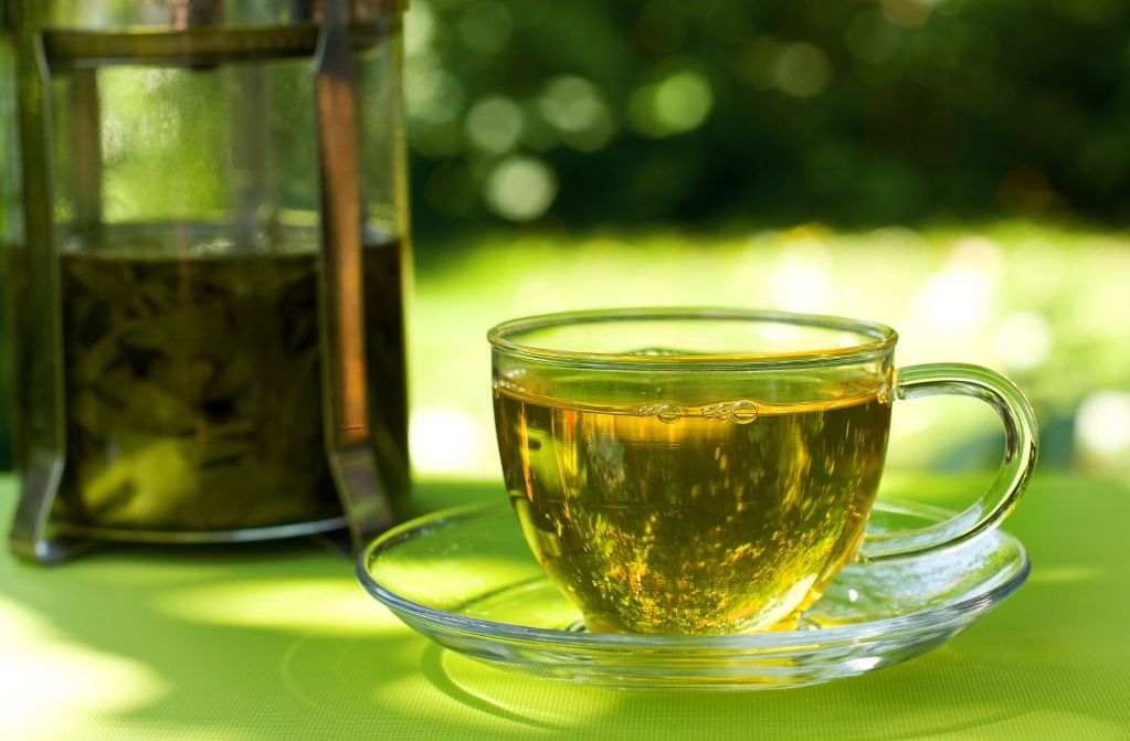 Шкода зеленого чаю: як він впливає на здоровя