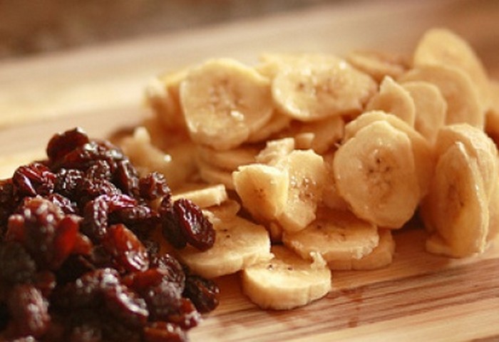 Бананове тістечко: простий рецепт без випічки