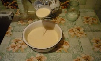 Млинці на молоці тонкі — 5 смачних і швидких рецептів з фото покроково