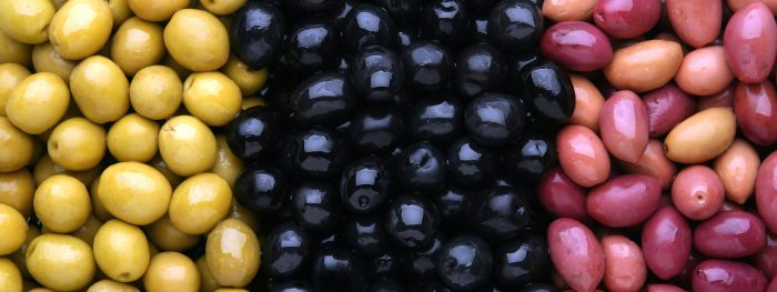 Чим відрізняються оливки від маслин: що це таке, у чому користь