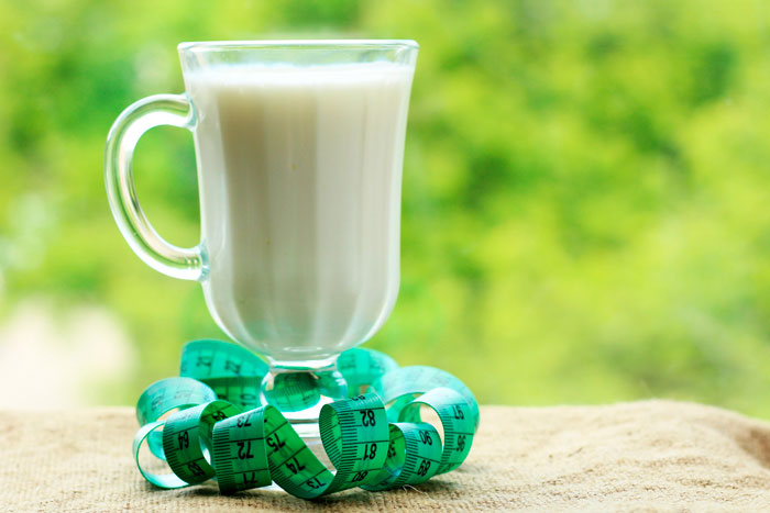 Чим кисле молоко відрізняється від кефіру і ряжанки: користь продуктів
