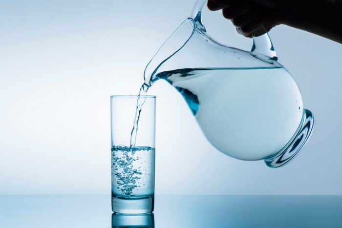 Для чого потрібно вранці пити воду: основні правила