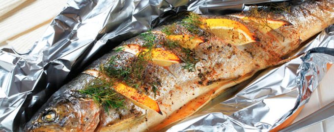 Риба запечена у фользі та духовці — 5 рецептів з фото покроково