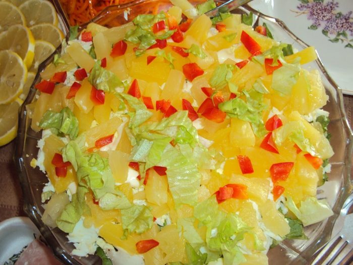 Листкові вегетаріанські салати на празднчиный стіл