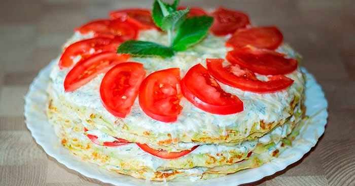 Торт з кабачкового млинців: з зеленню, особливості приготування