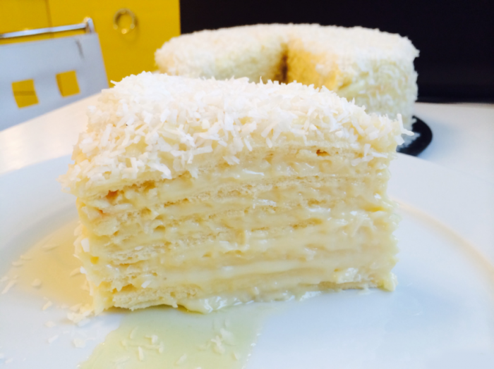 Торт рафаелло з сиром: рецептф ніжного десерту