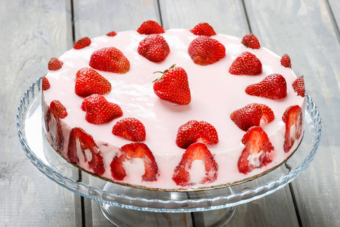 Ягідний торт без випічки: 4 рецепта літнього десерту
