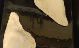 Хачапурі з сиром — 5 простих і смачних рецептів з фото покроково