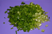 Класичний олівє з ковбасою — простий і смачний рецепт і 5 варіантів салату з фото покроково
