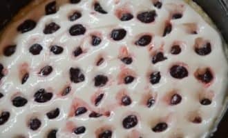 Пиріг з вишнями і сиром в духовці — покроковий рецепт з фото