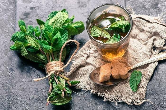Які трави можна додавати в чай: корисні добавки