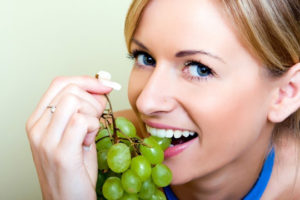 Калорійність винограду: скільки калорій на 100 грам червоного винограду