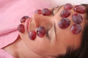 Маска з винограду для обличчя від зморшок