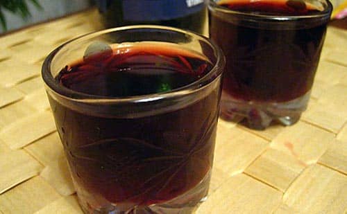 Вино з чорноплідної горобини в домашніх умовах