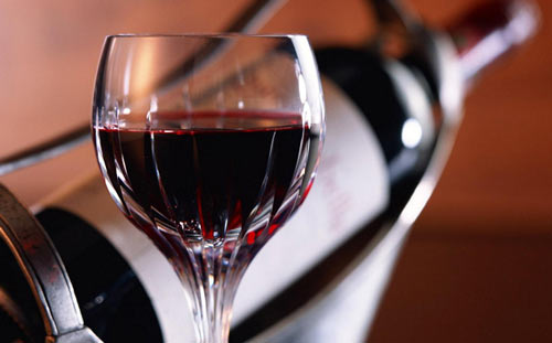 Як впливає червоне і біле вино на артеріальний тиск