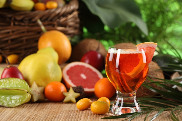 Які фрукти не можна поєднувати з алкогольними напоями?