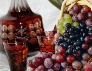 Настоянка з винограду на горілці (спирті) в домашніх умовах (рецепт як зробити)