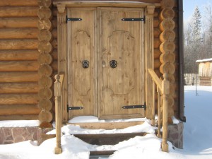 Вибір деревяних дверей для сауни
